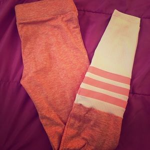 Size small. Bombshell pink/white leggings
